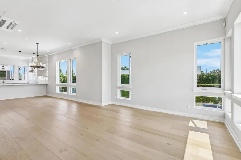 100 Koa Court Palo Alto, CA 94306