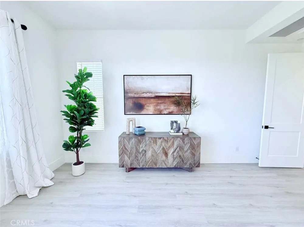 111 Sunnyslope Irvine, CA 92618