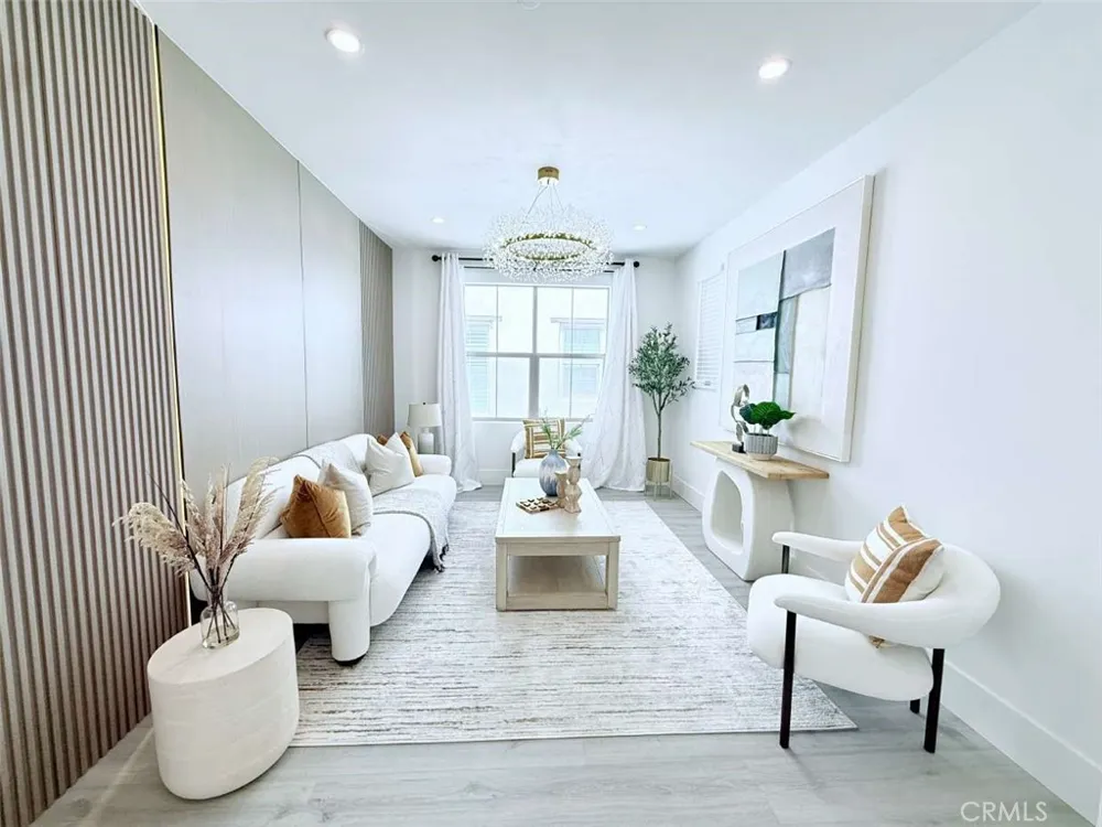 111 Sunnyslope Irvine, CA 92618
