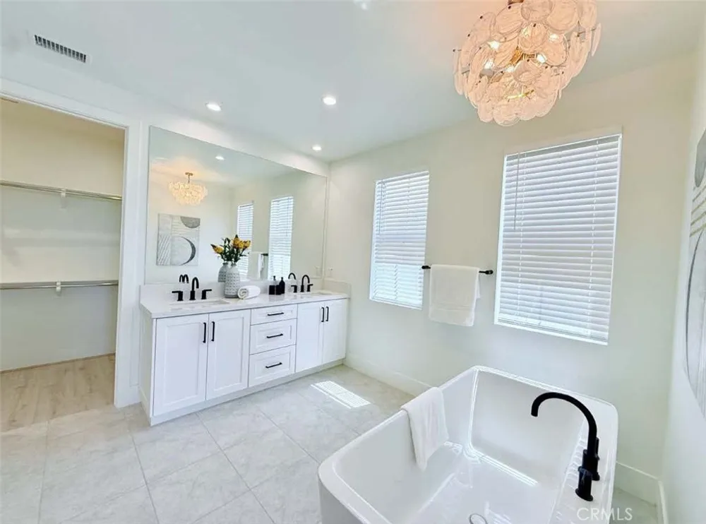 111 Sunnyslope Irvine, CA 92618
