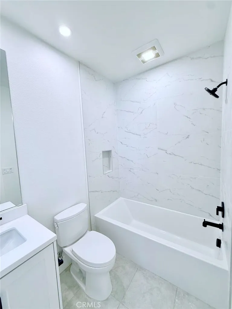 111 Sunnyslope Irvine, CA 92618