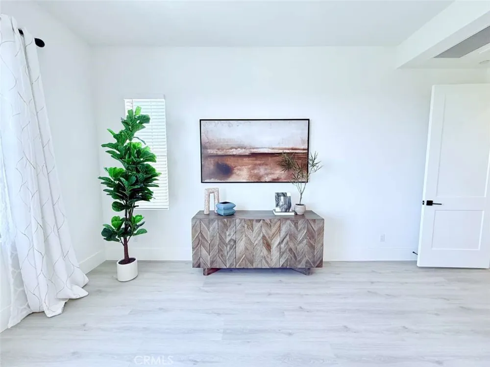 111 Sunnyslope Irvine, CA 92618