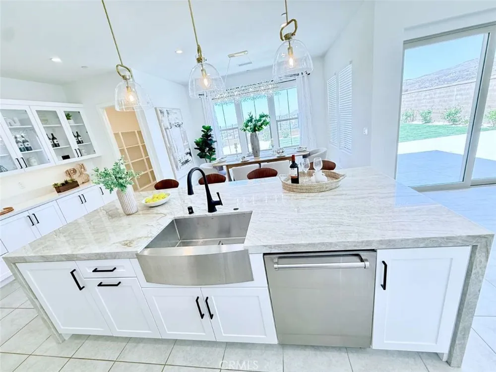 111 Sunnyslope Irvine, CA 92618