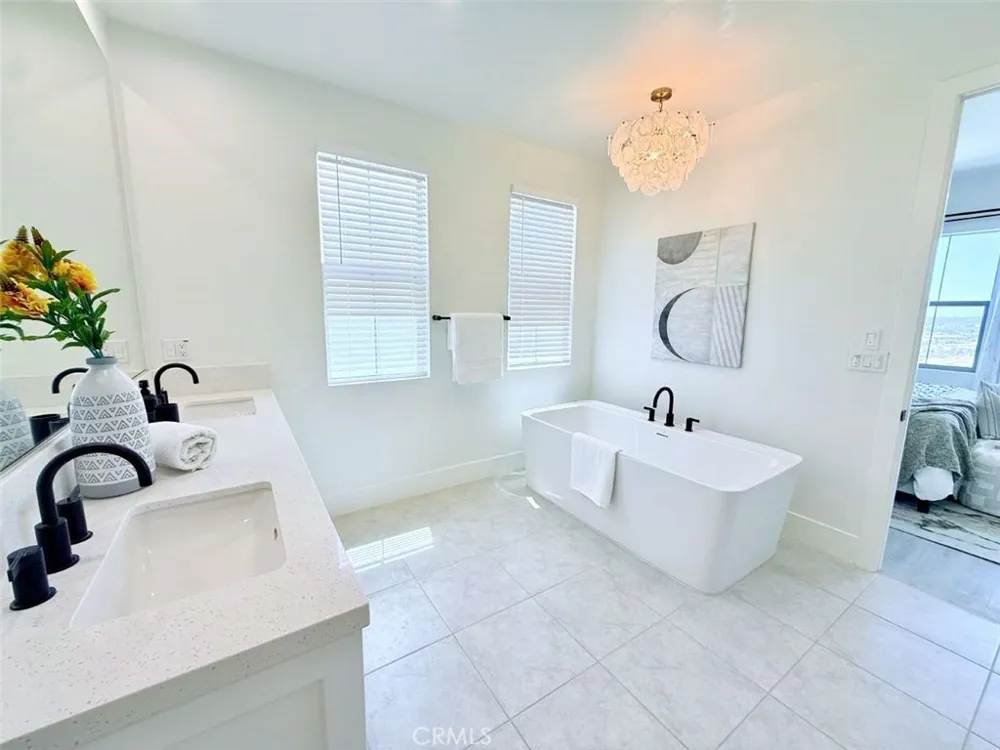 111 Sunnyslope Irvine, CA 92618