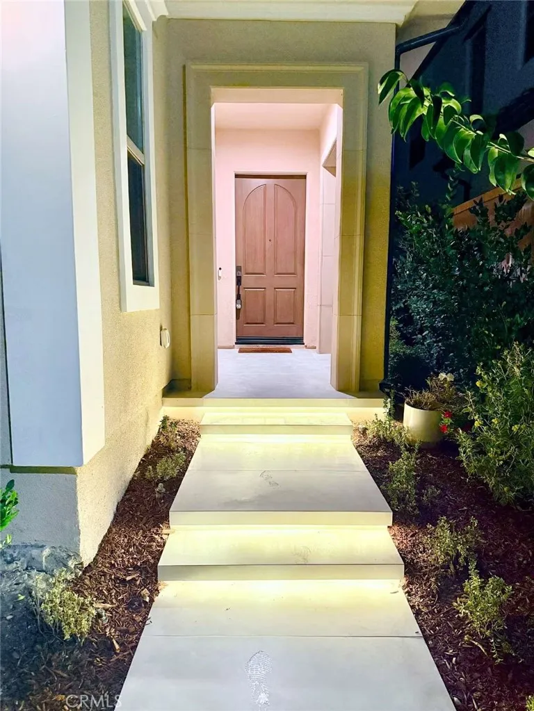 111 Sunnyslope Irvine, CA 92618