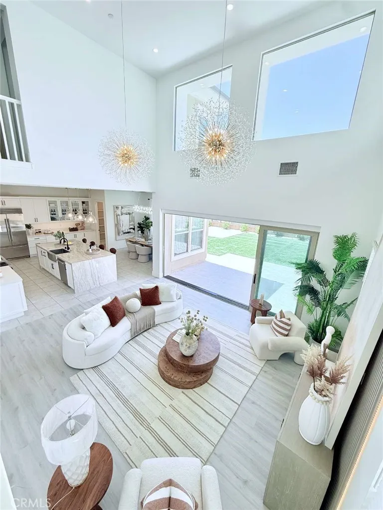 111 Sunnyslope Irvine, CA 92618