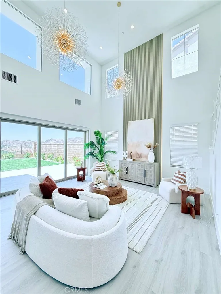 111 Sunnyslope Irvine, CA 92618