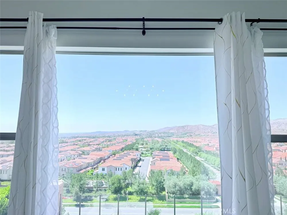 111 Sunnyslope Irvine, CA 92618