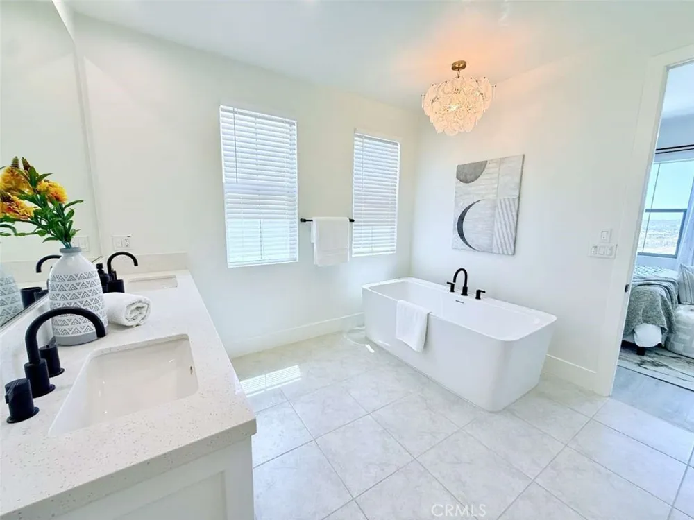 111 Sunnyslope Irvine, CA 92618