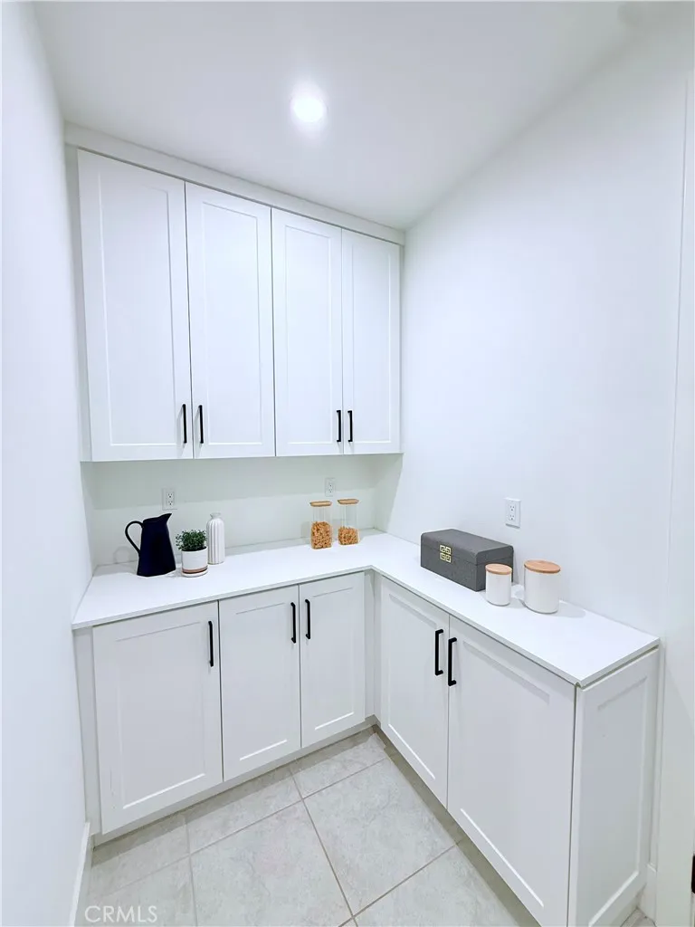 111 Sunnyslope Irvine, CA 92618