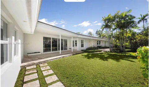 335 Harbor Dr
