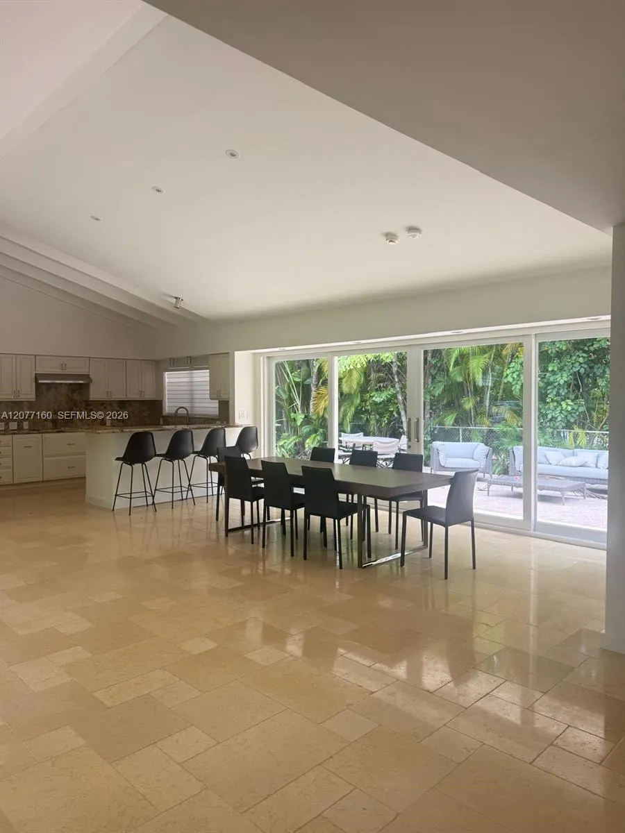 335 Harbor Dr Key Biscayne, FL 33149