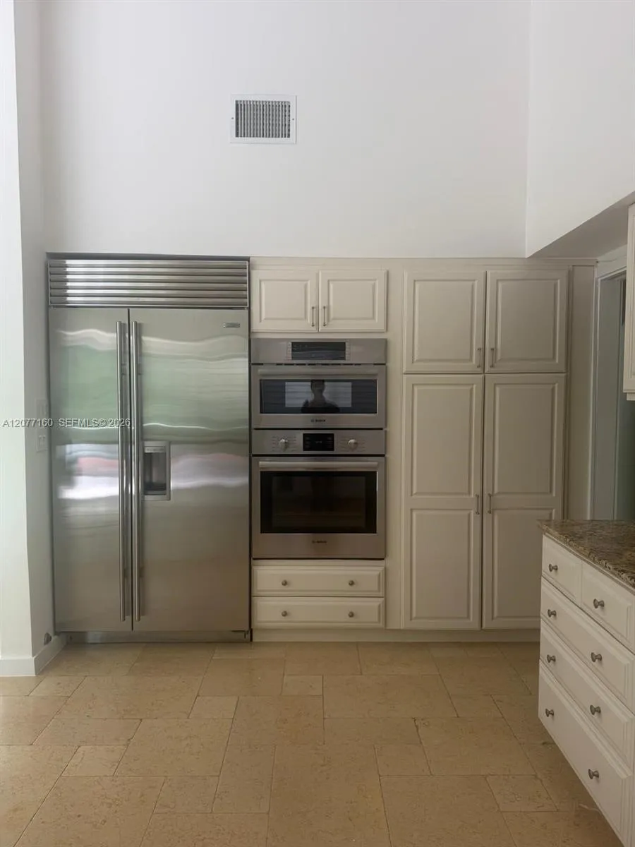 335 Harbor Dr Key Biscayne, FL 33149