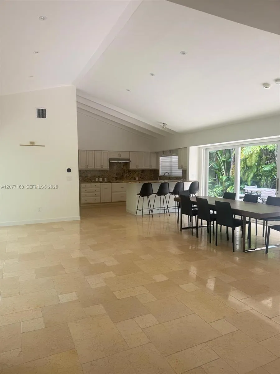 335 Harbor Dr Key Biscayne, FL 33149