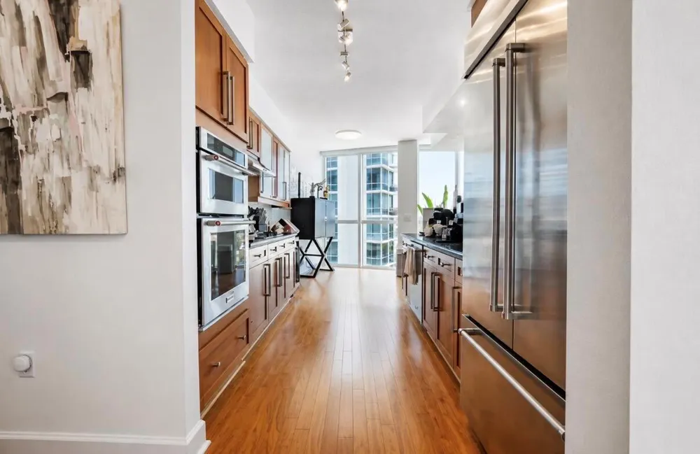 111 SE 8th Avenue #1402 Fort Lauderdale, FL 33301