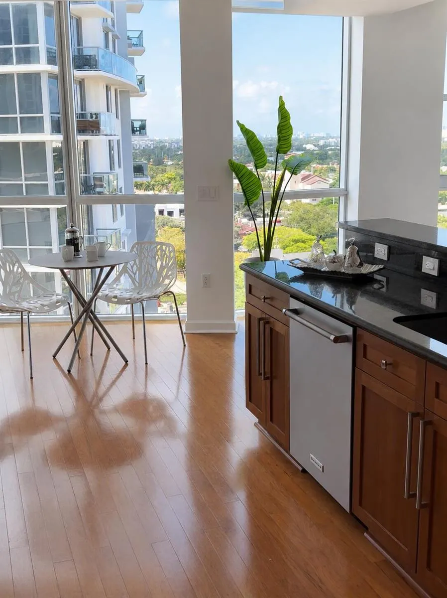 111 SE 8th Avenue #1402 Fort Lauderdale, FL 33301