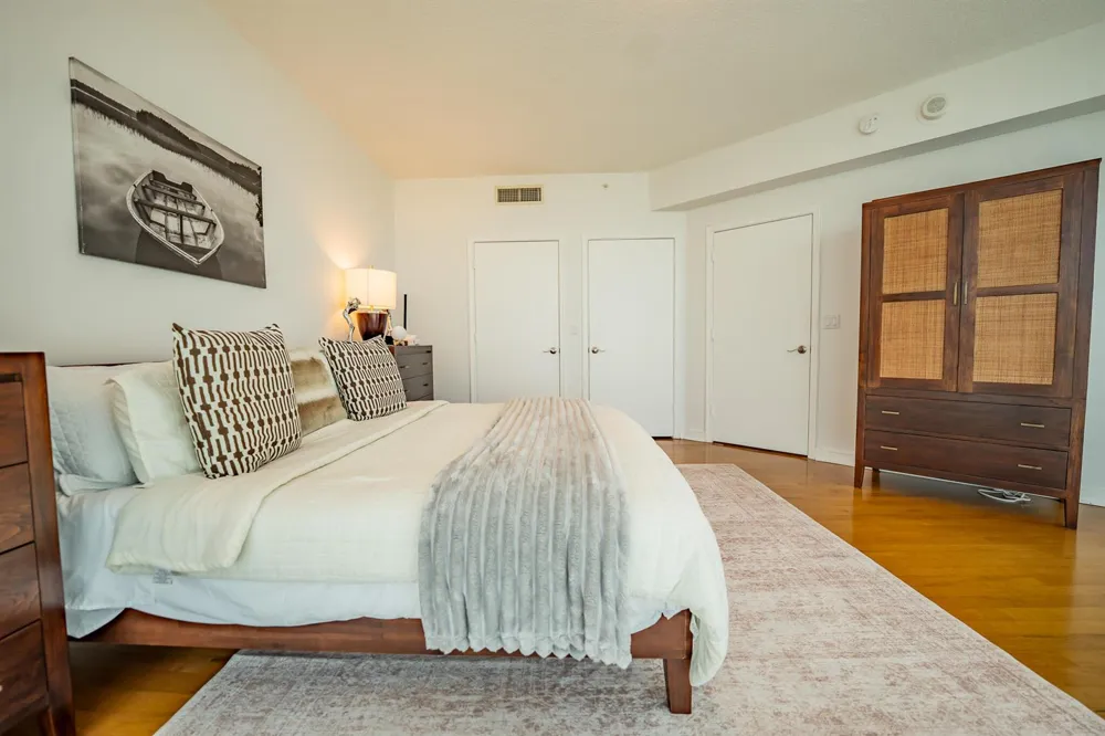 111 SE 8th Avenue #1402 Fort Lauderdale, FL 33301