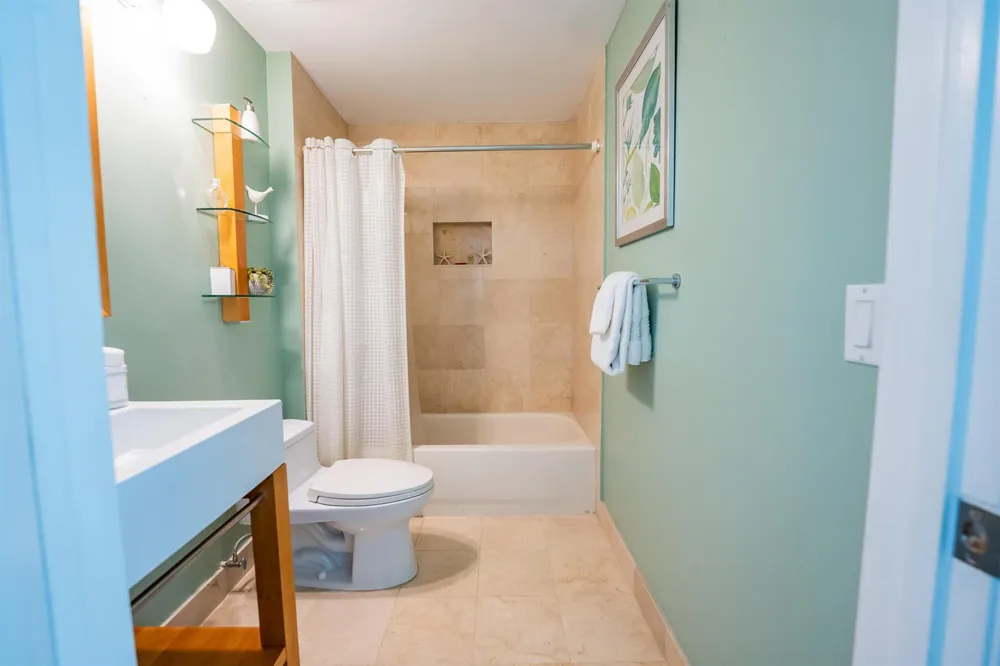 111 SE 8th Avenue #1402 Fort Lauderdale, FL 33301