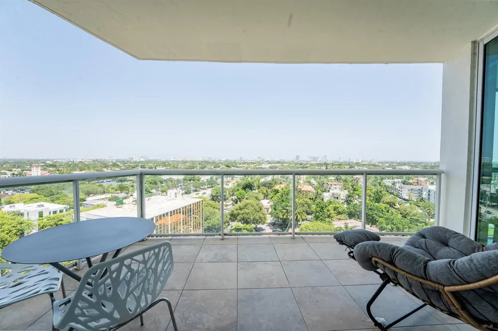 111 SE 8th Avenue #1402 Fort Lauderdale, FL 33301