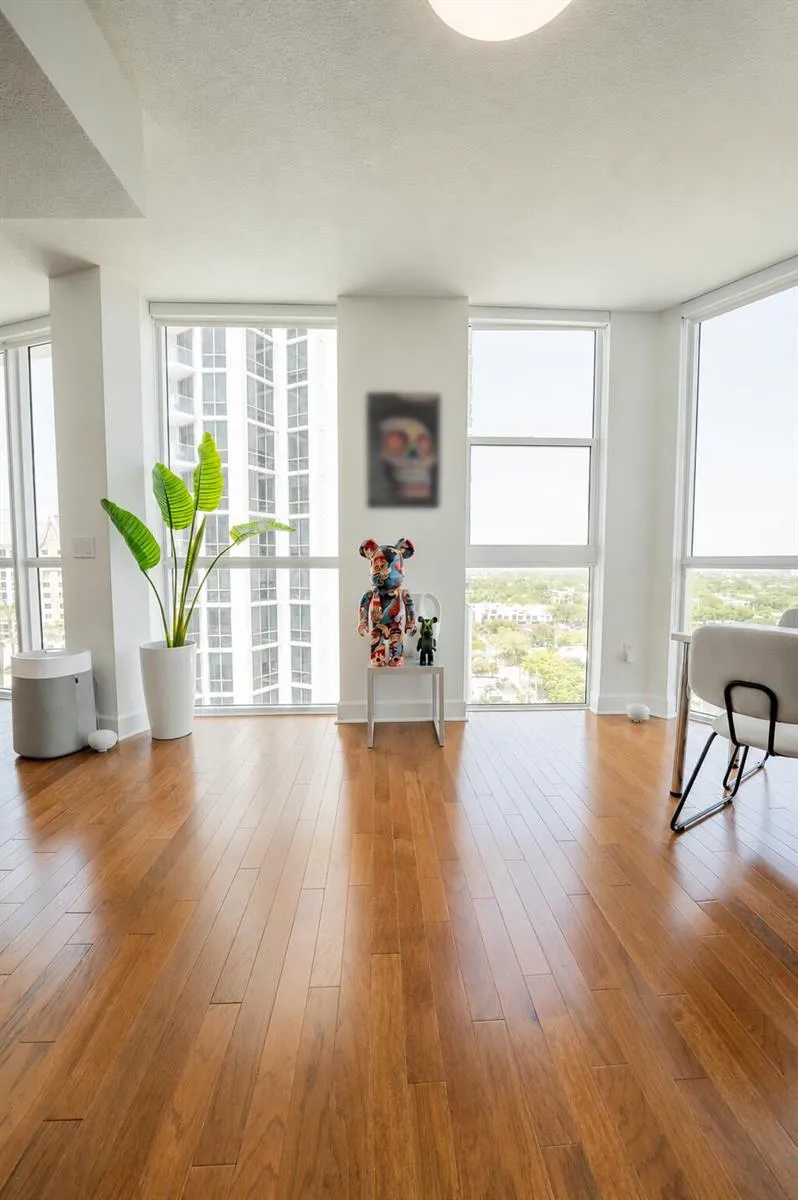 111 SE 8th Avenue #1402 Fort Lauderdale, FL 33301