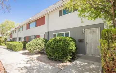 135 Greenbriar Townhouse Way