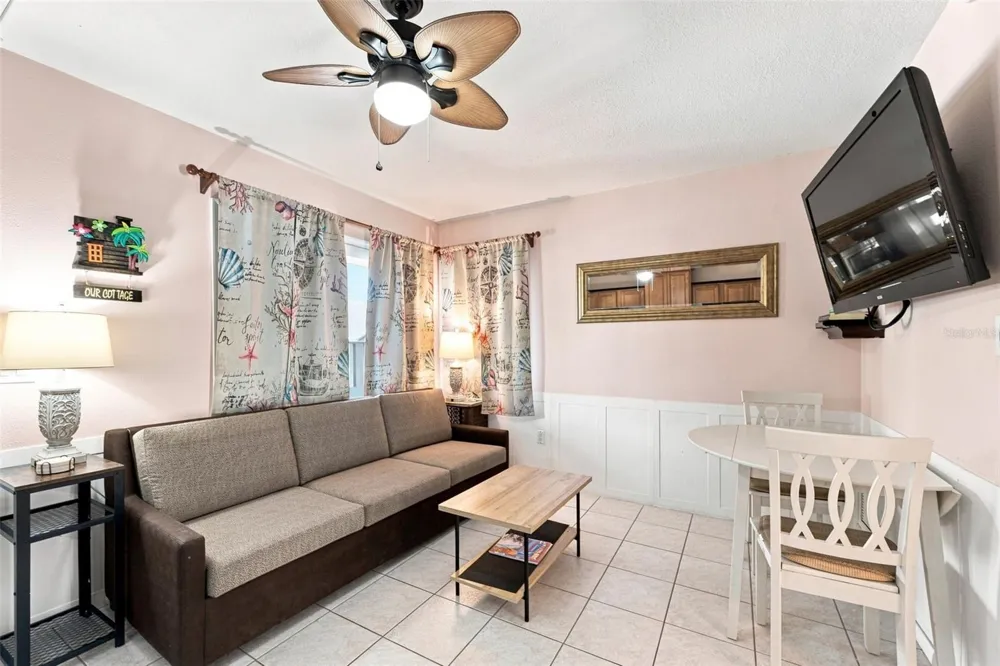 673 BAY ESPLANADE #109 Clearwater, FL 33767
