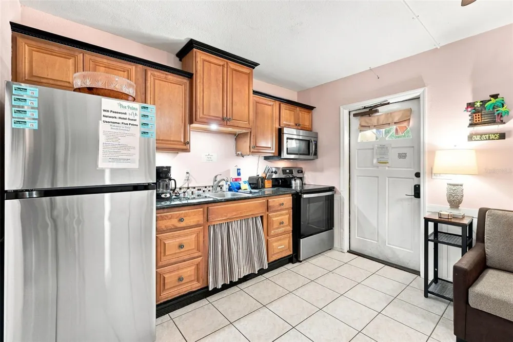 673 BAY ESPLANADE #109 Clearwater, FL 33767