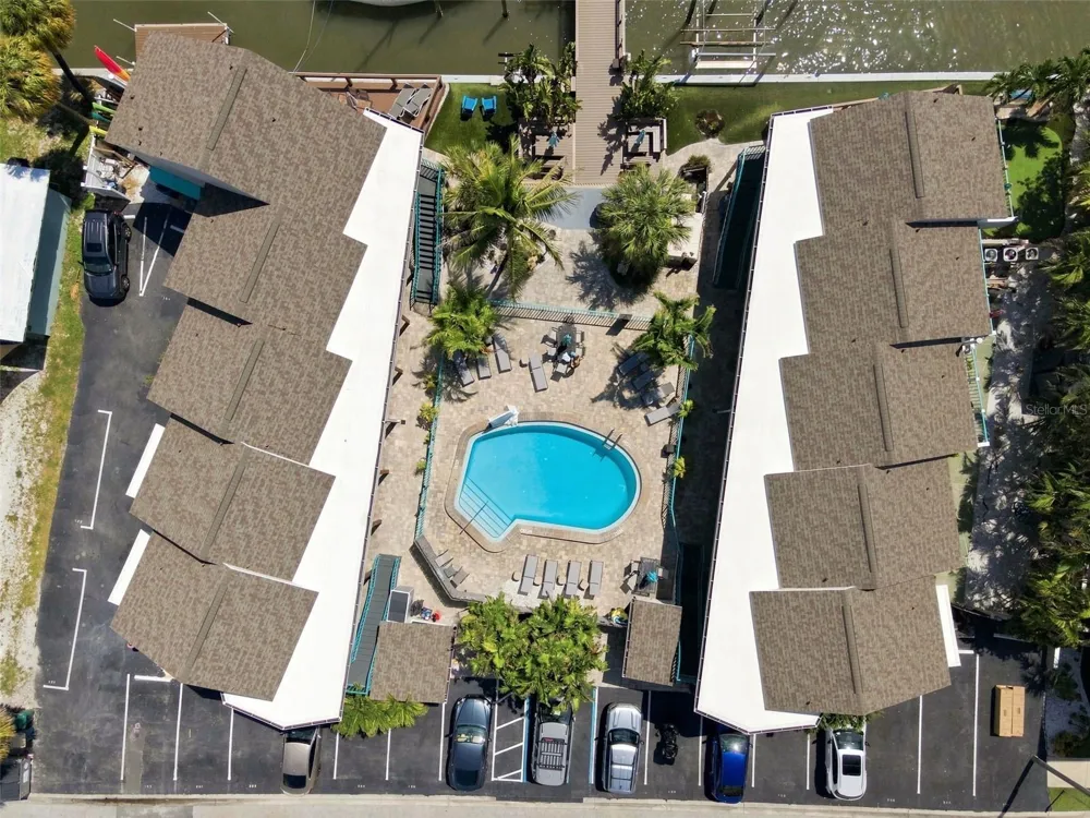 673 BAY ESPLANADE #109 Clearwater, FL 33767