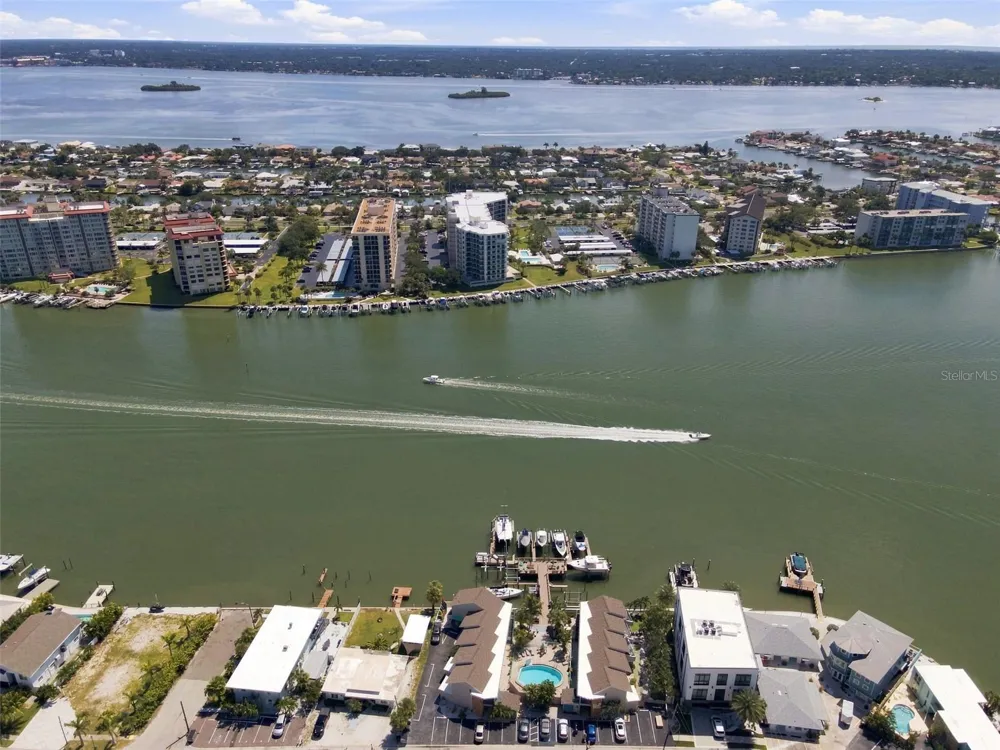 673 BAY ESPLANADE #109 Clearwater, FL 33767