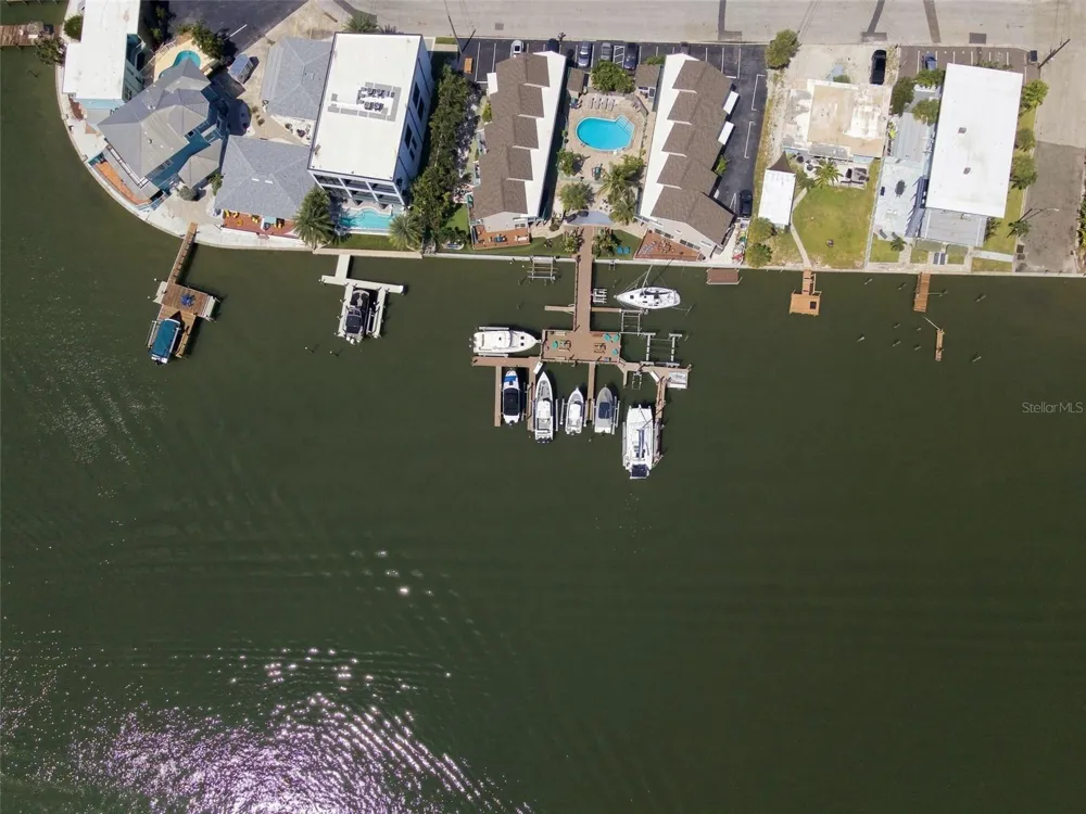 673 BAY ESPLANADE #109 Clearwater, FL 33767