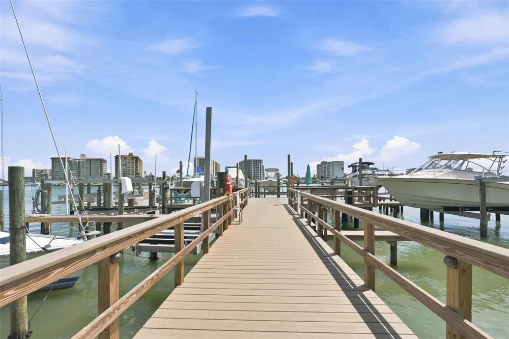 673 BAY ESPLANADE #109 Clearwater, FL 33767