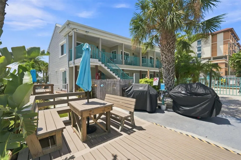 673 BAY ESPLANADE #109 Clearwater, FL 33767