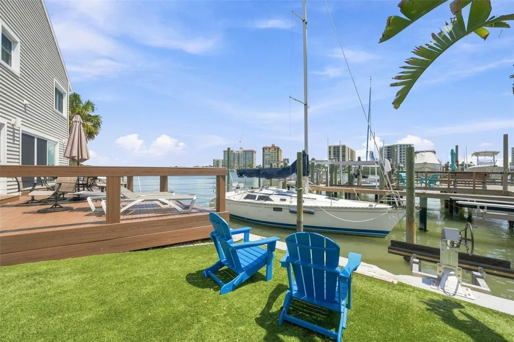 673 BAY ESPLANADE #109 Clearwater, FL 33767