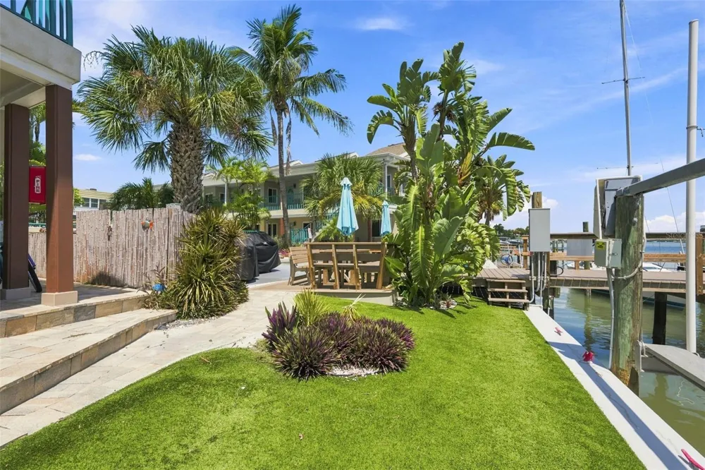 673 BAY ESPLANADE #109 Clearwater, FL 33767