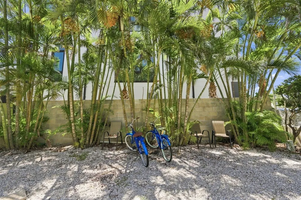 673 BAY ESPLANADE #109 Clearwater, FL 33767
