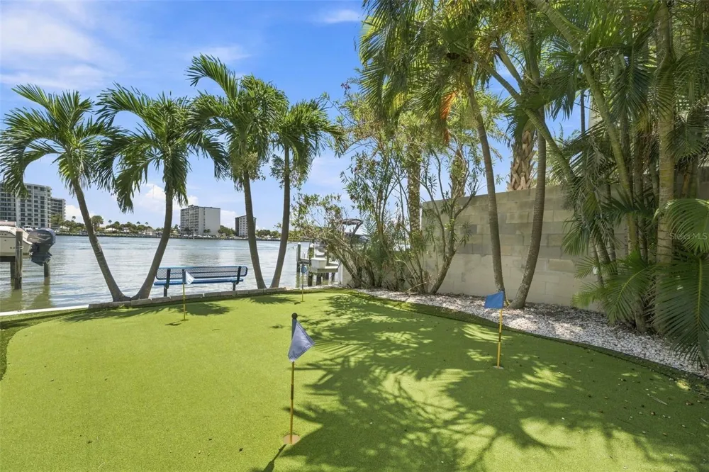 673 BAY ESPLANADE #109 Clearwater, FL 33767