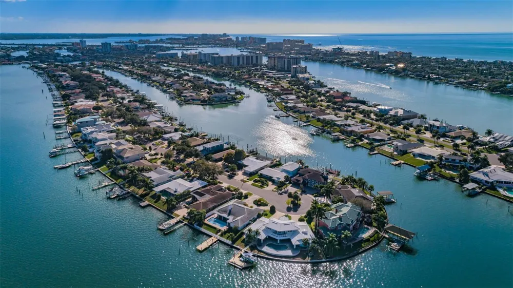 673 BAY ESPLANADE #109 Clearwater, FL 33767