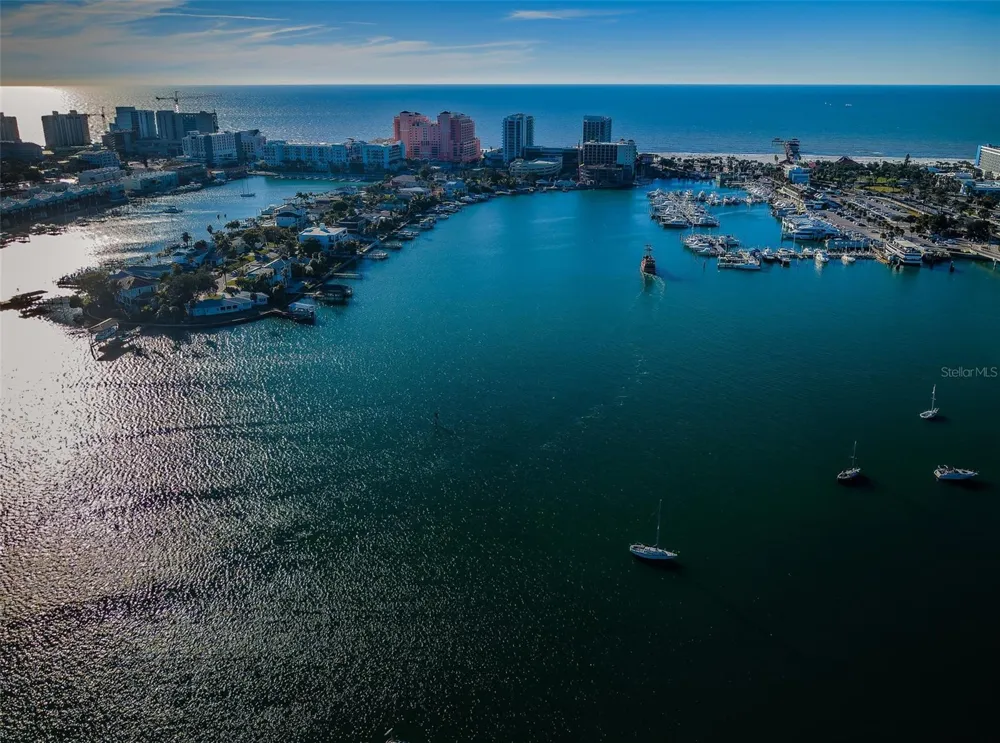 673 BAY ESPLANADE #109 Clearwater, FL 33767