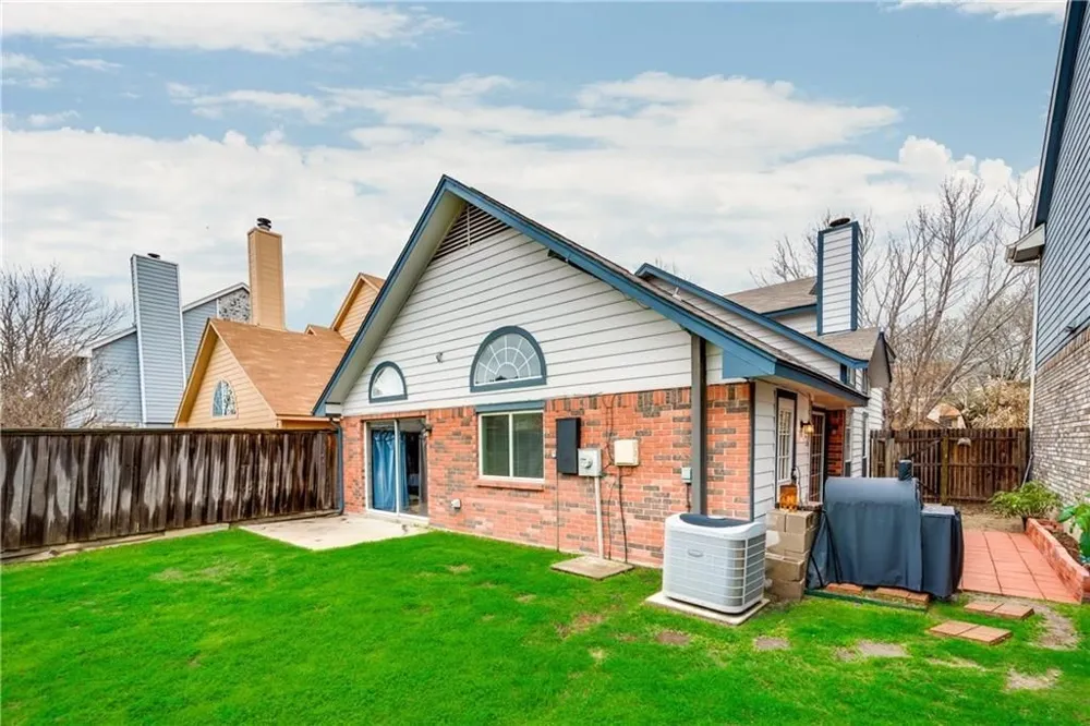 1203 Lone Wolf Trail Carrollton, TX 75007