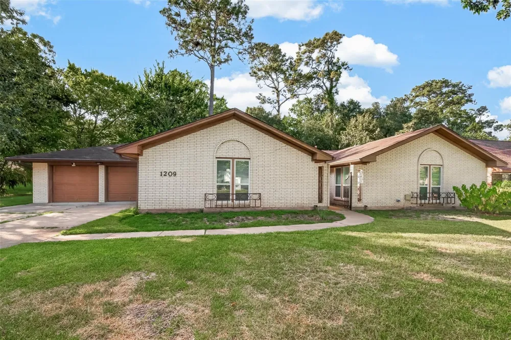 1209 Sunset Drive Dickinson, TX 77539
