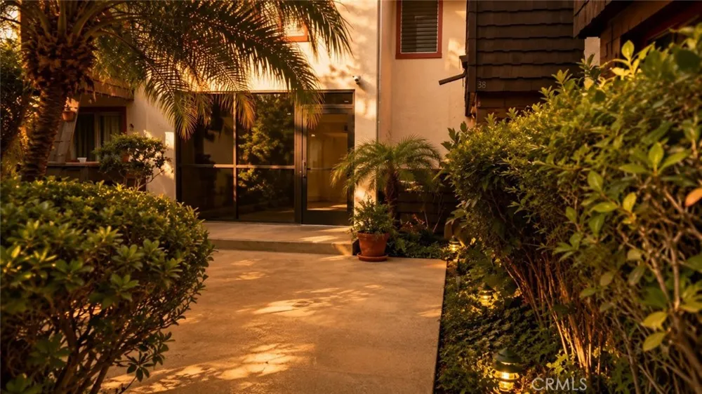 5349 Newcastle #34 Encino, CA 91316