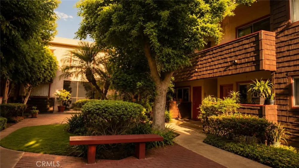 5349 Newcastle #34 Encino, CA 91316