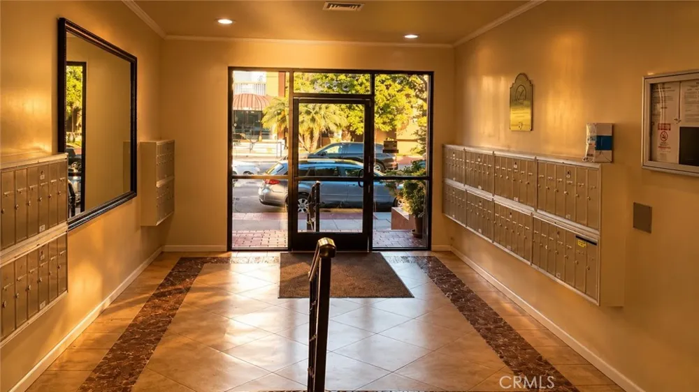 5349 Newcastle #34 Encino, CA 91316
