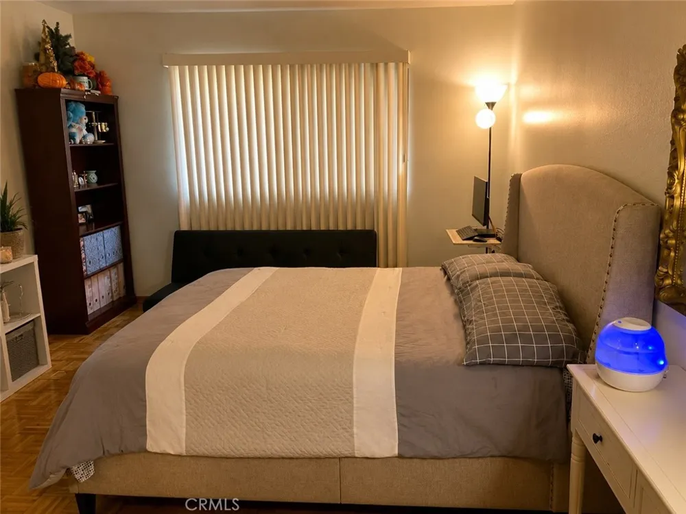 5349 Newcastle #34 Encino, CA 91316
