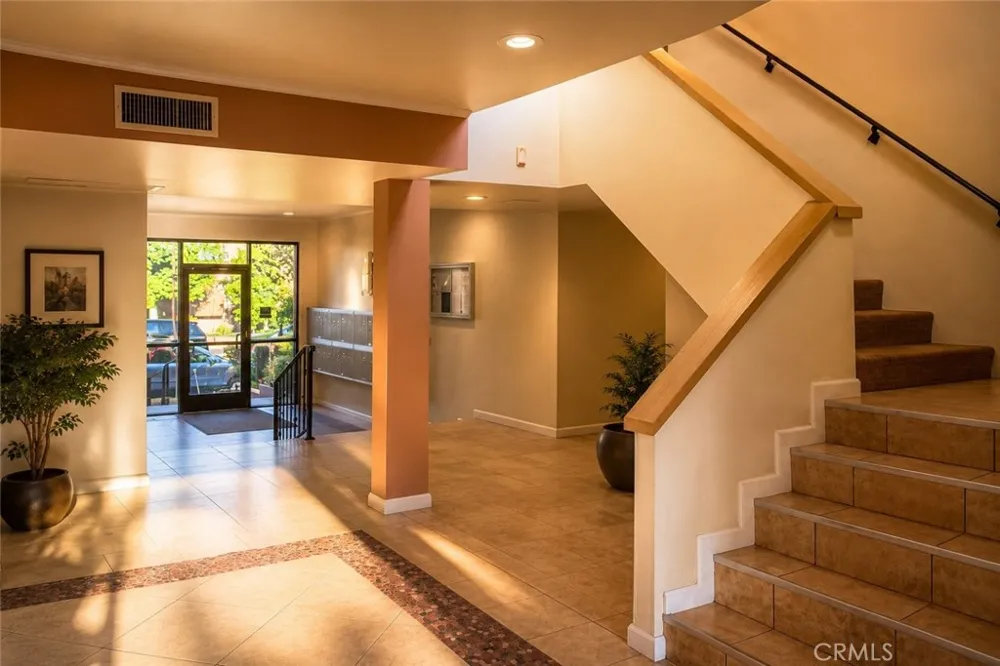 5349 Newcastle #34 Encino, CA 91316