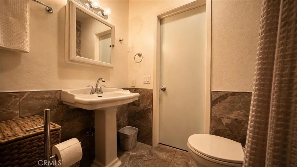 5349 Newcastle #34 Encino, CA 91316
