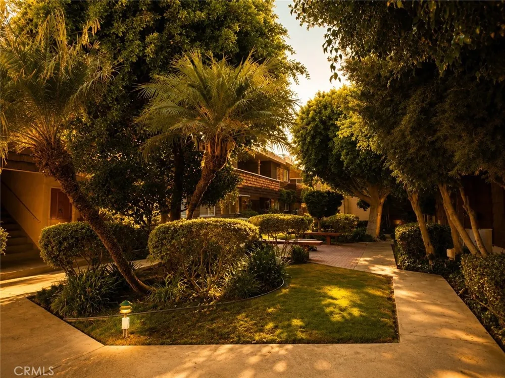 5349 Newcastle #34 Encino, CA 91316