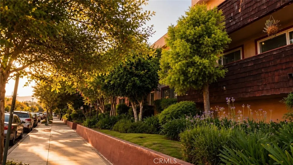 5349 Newcastle #34 Encino, CA 91316
