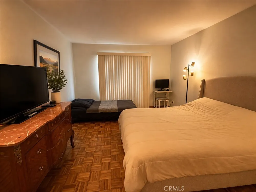 5349 Newcastle #34 Encino, CA 91316
