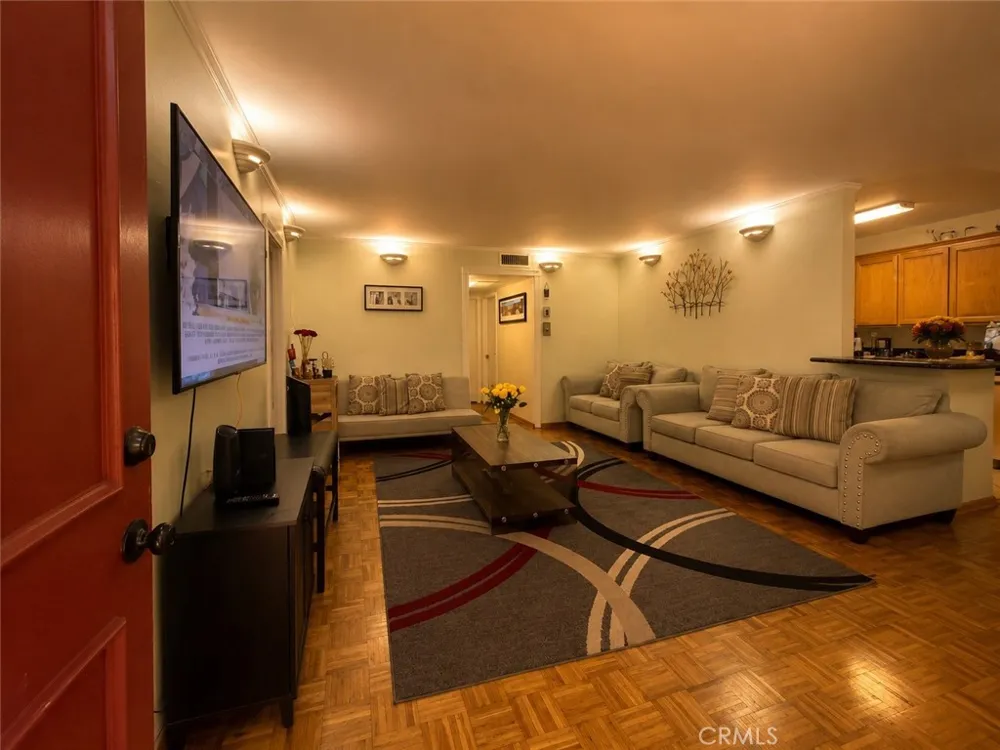 5349 Newcastle #34 Encino, CA 91316
